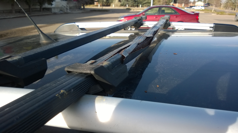 Illustration for article titled Rusted roof rack... and selling a car in Alberta